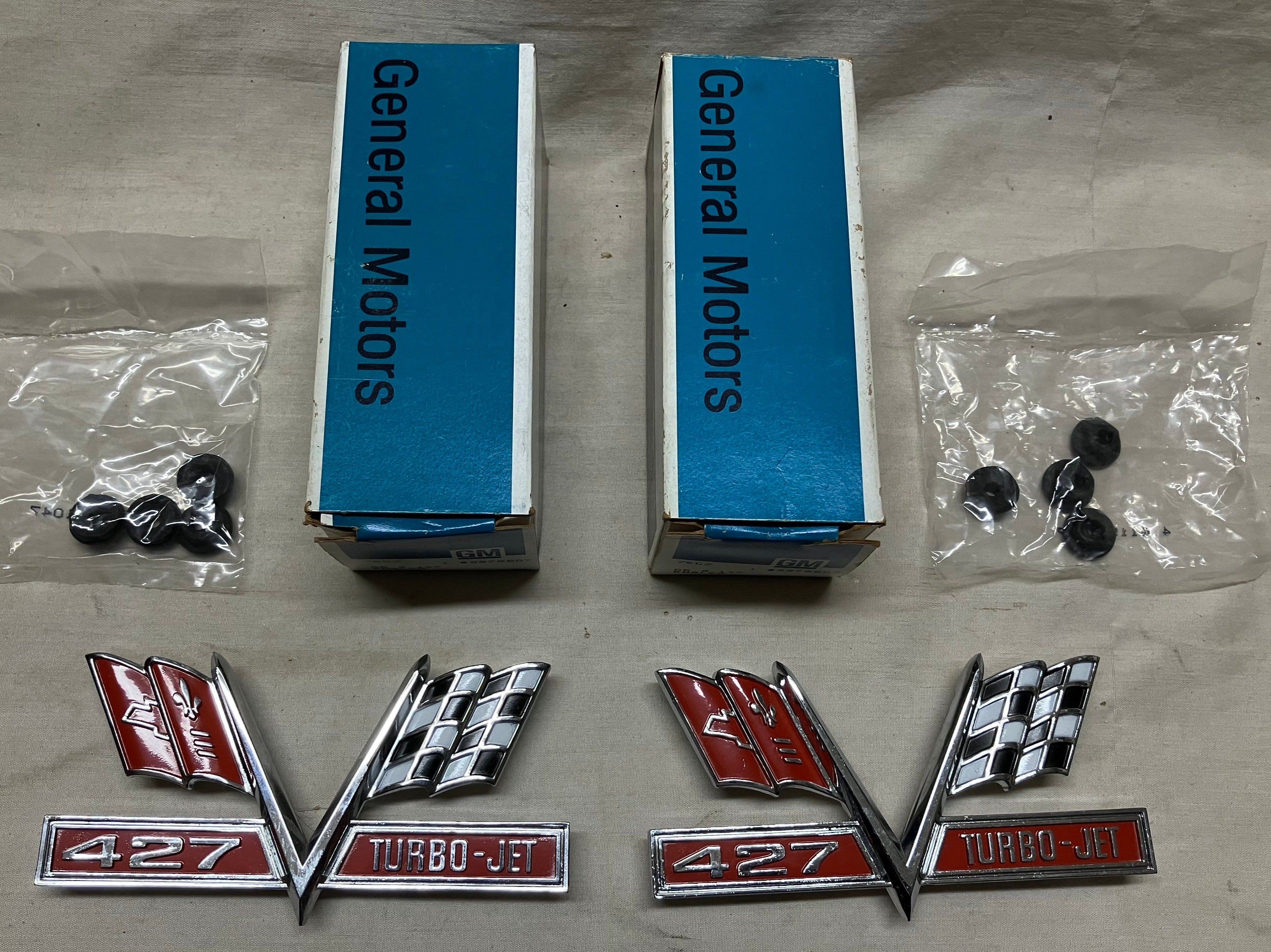 NOS GM 3878607 65 66 67 427 Turbo-Jet Fender Emblem Pair 1965 1966
