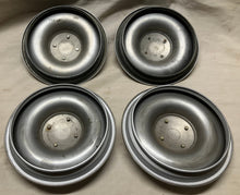 Load image into Gallery viewer, Rally Center Caps Set of 4 Disc Brakes (Used) Flat Caps