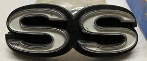 NOS 72 Chevelle SS Grille Emblem 6272090 El Camino SS 1972