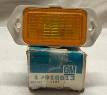 Load image into Gallery viewer, NOS 916813 69 Camaro Chevelle Side Marker Front Amber SS 1969