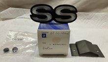 Load image into Gallery viewer, NOS 69 Camaro SS Grille Emblem 3981921