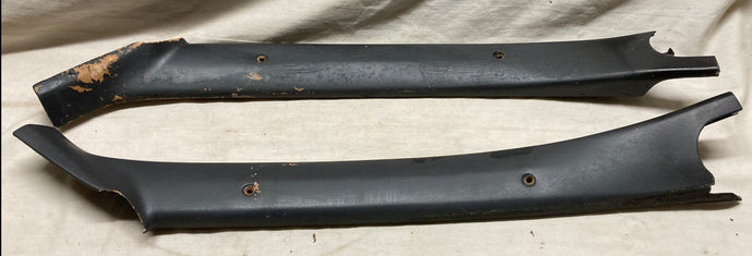 78 79 80 81 82 83 84 85 86 87 GM G-Body A-Pillar Molding Pair (Original) 1978 1979 1980 1981 1982 1983 1984 1985 1986 1987
