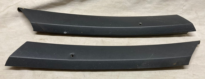 78 79 80 81 82 83 84 85 86 87 GM G-Body B-Pillar Molding Pair (Original) 1978 1979 1980 1981 1982 1983 1984 1985 1986 1987