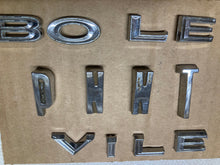 Load image into Gallery viewer, Pontiac Emblems group - Sundellauto Specialties