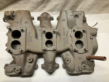 Load image into Gallery viewer, 59 Pontiac Tri Power Intake Manifold 532422 1959 Pontiac Catalina Bonneville