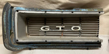 Load image into Gallery viewer, 68 GTO Grille 1968 right and left Original 1968