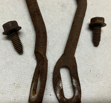 Load image into Gallery viewer, 70 71 72 Cutlass Center Column Support Rods Original 1970 1971 1972