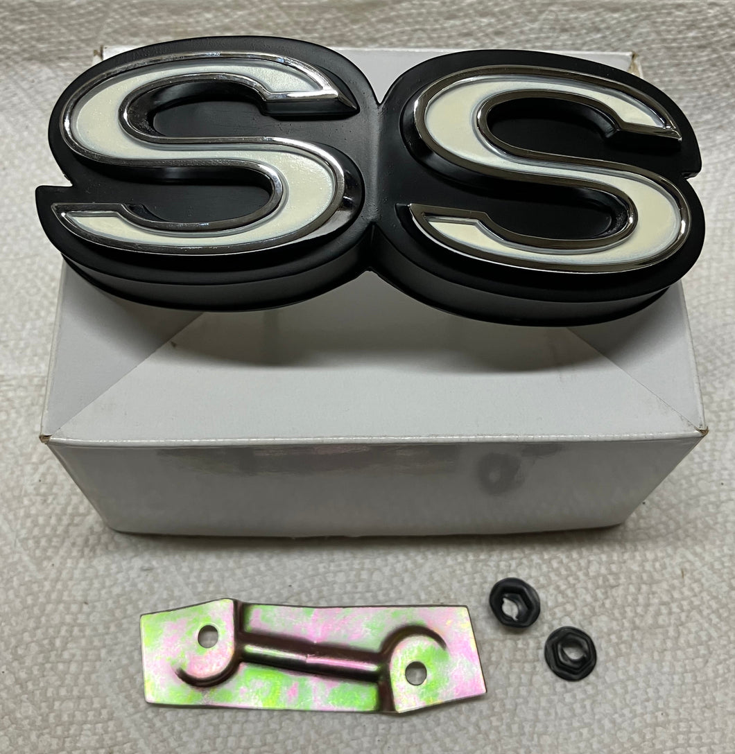 70 Chevelle SS Grille Emblem El Camino 1970