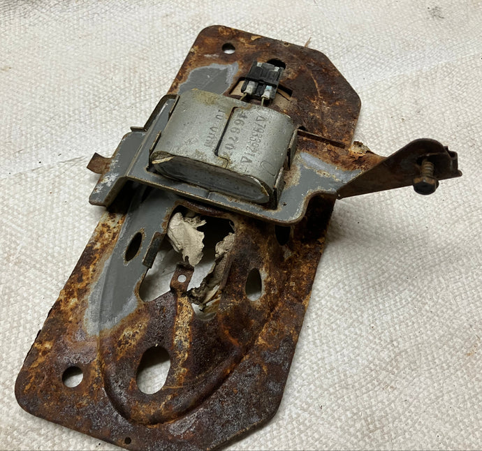 70 71 72 73 74 75 76 77 78 79 80 81 Camaro Dash Mounted Speaker Bracket Original SS 1970 1971 1972 1973 1974 1975 1976 1977 1978 1979 1980 1981