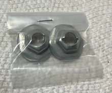 Load image into Gallery viewer, 94 99 Chevy 1500 Pick Up Grille Emblem 99-2000 Silverado