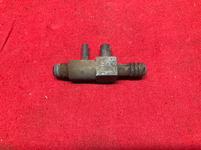 Carburetor Screw in Vacuum Fitting 3 outlets with 1/4