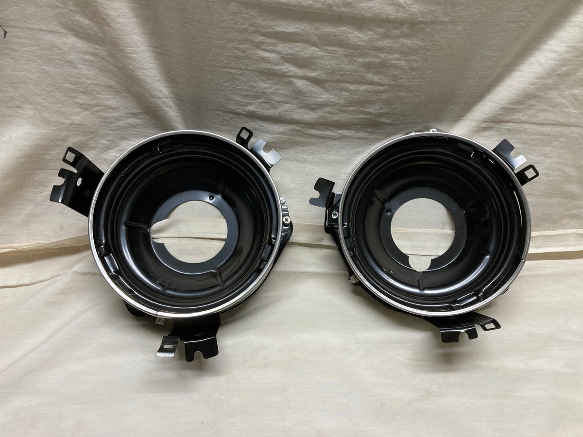 62 63 64 Chevy Impala Rear Window Lower Molding Clips 1962 1963 1964